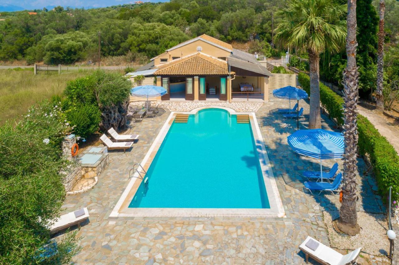 Villa Lianolia Peritheia Exterior photo