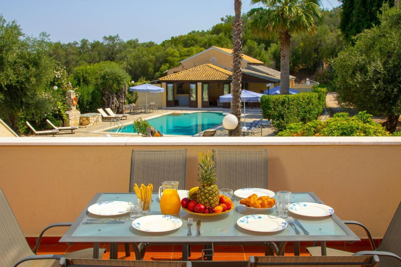 Villa Lianolia Peritheia Exterior photo